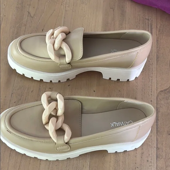 Tan and Cream Loafers with Chunky Sole - Picture 4 of 6